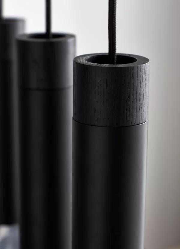 Detail dřevěného povchu svítidla Tilo