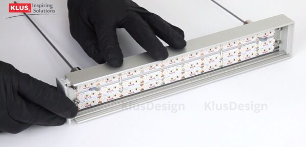 umístění bočních krytek na profil pro LED pásky