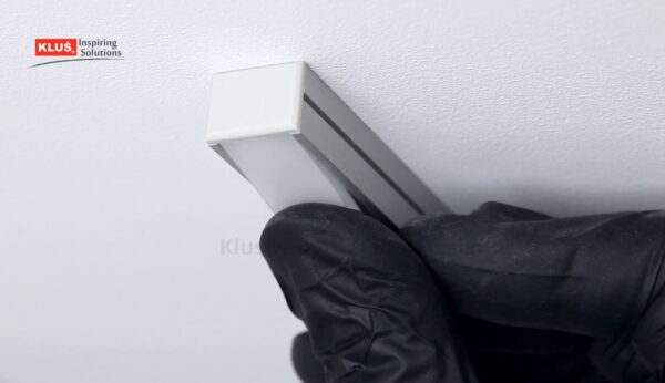 zacvaknutí difuzoru do hliníkového profilu