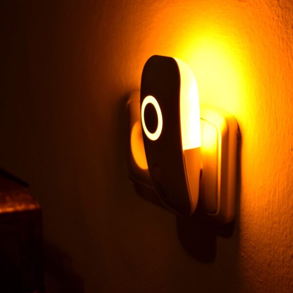 Noční světlo AGENA neobsahuje modré světlo