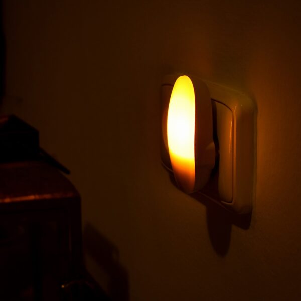 Noční světlo JUNO neobsahuje modré světlo