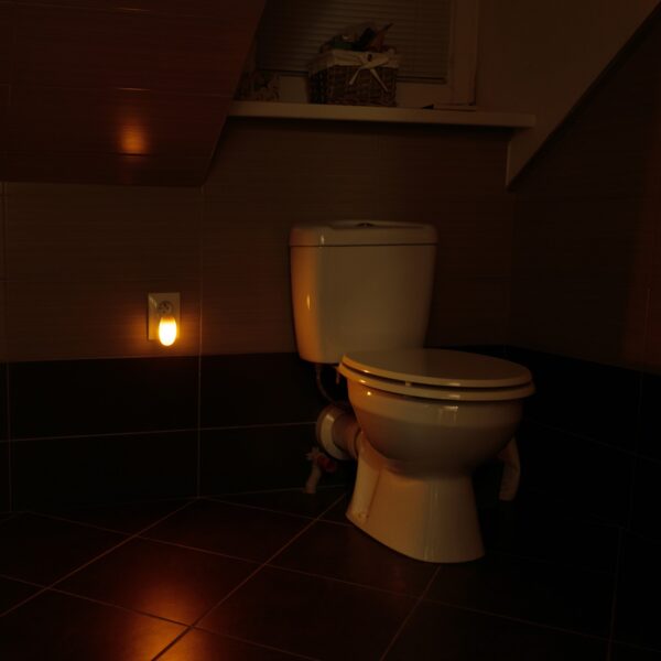 Noční světlo JUNO neobsahuje modré světlo