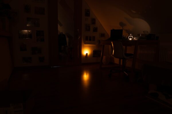 Noční světlo MIZAR neobsahuje modré světlo