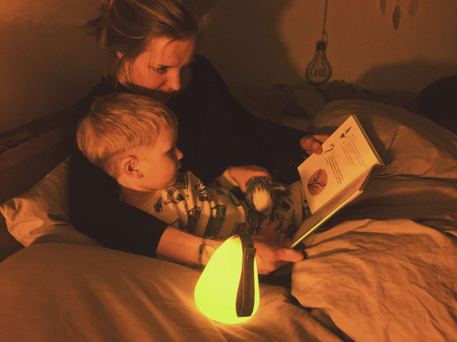čtení pohádek s lampičkou