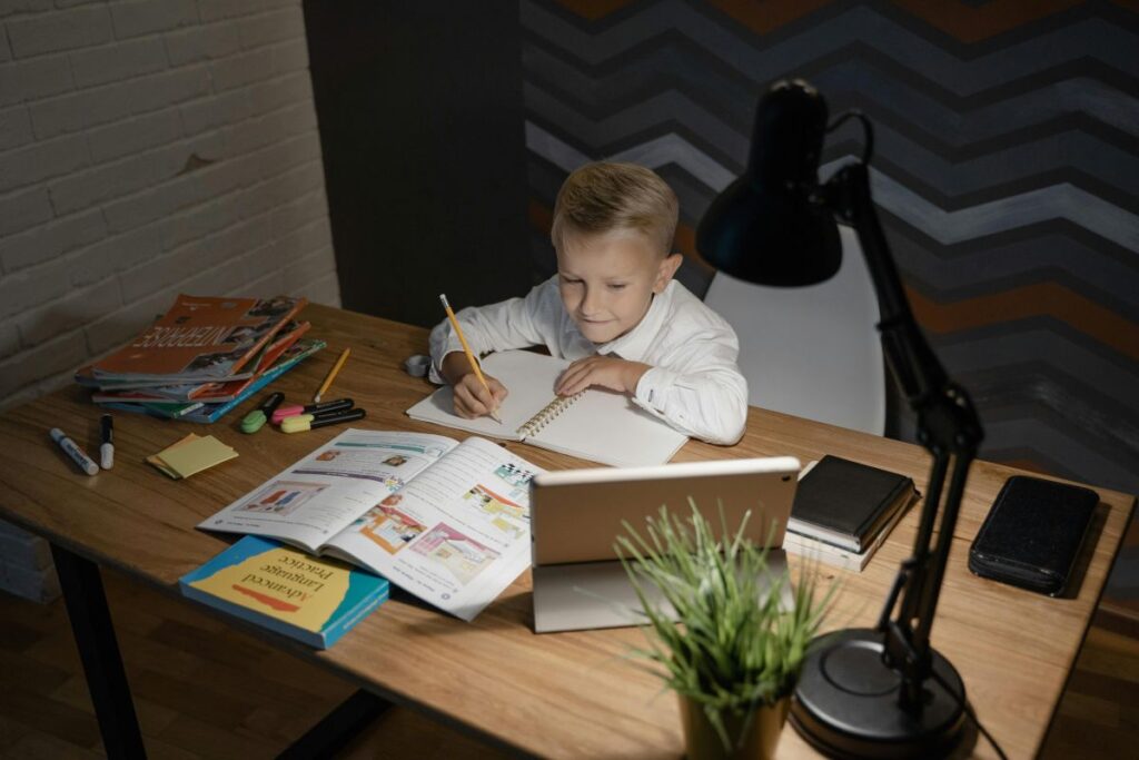 Stolní lampa v dětském pokoji